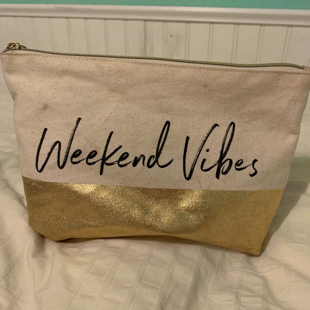Bath and Body Works “weekend vibes” cosmetic/toiletries bag